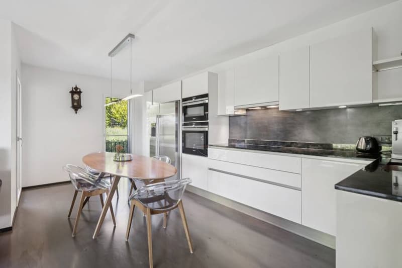 Magnificent 4.5-room apartment in the heart of St-Sulpice (2)