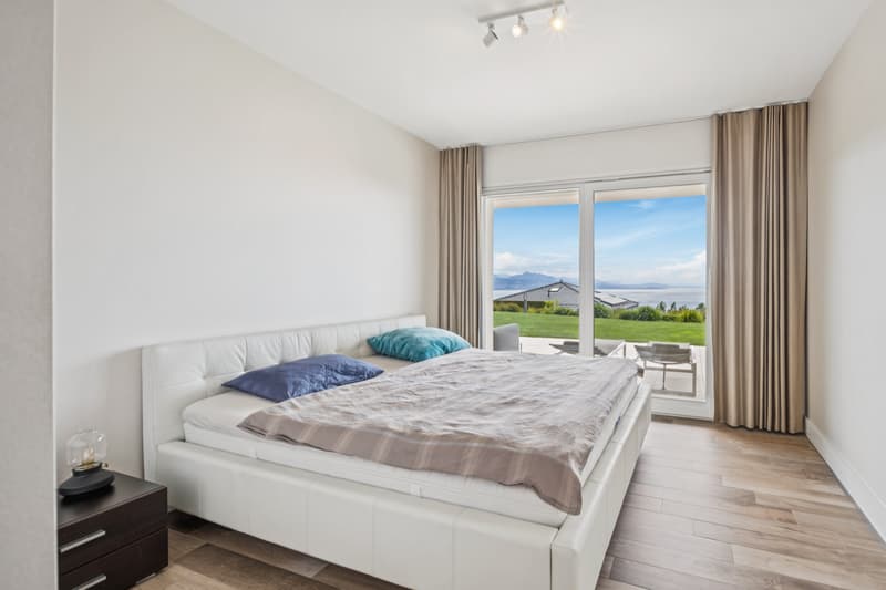 Exclusive | A haven of peace bathed in light, with an unbeatable view (10)