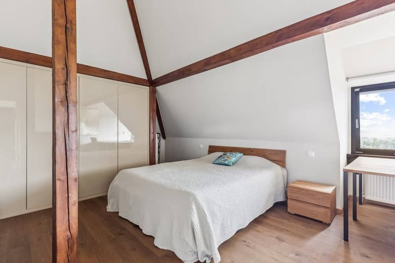 Individual villa in the heart of the vineyards with panoramic view of the lake (8)