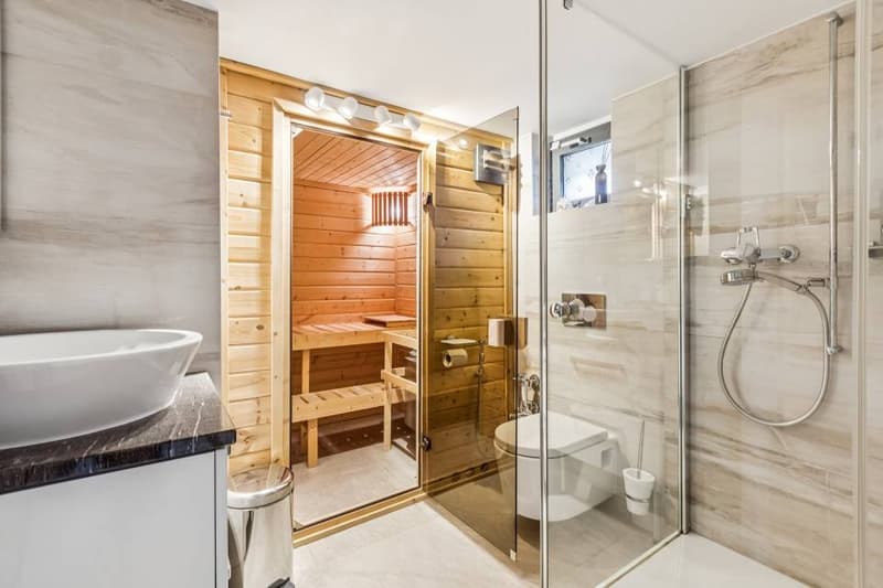 Individual villa in the heart of the vineyards with panoramic view of the lake (10)