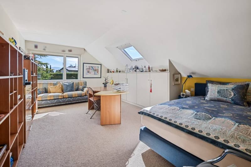 Exceptional property with tennis court and indoor pool (10)