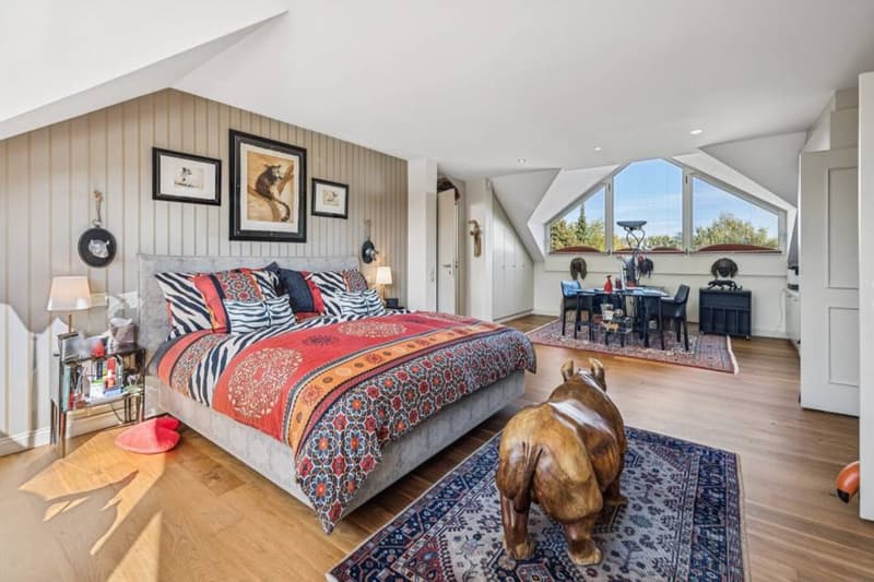 Exceptional property with tennis court and indoor pool (8)