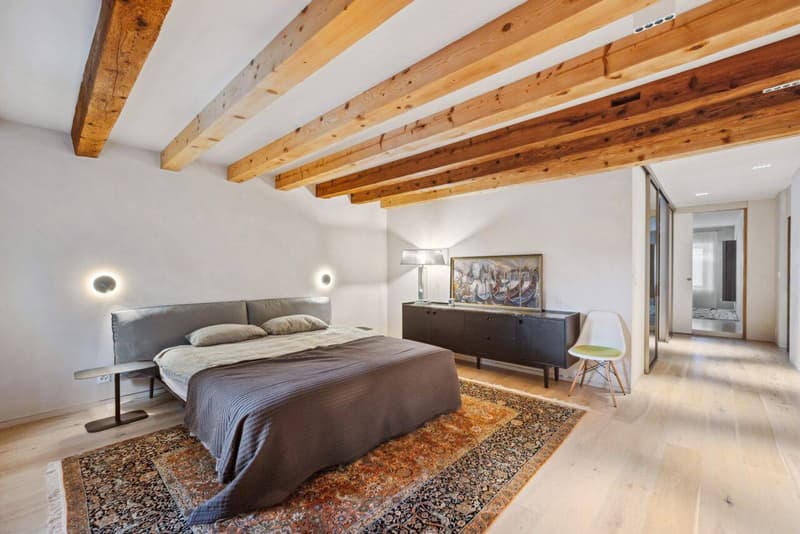Exceptional Villa with Majestic Volumes and Pool (6)