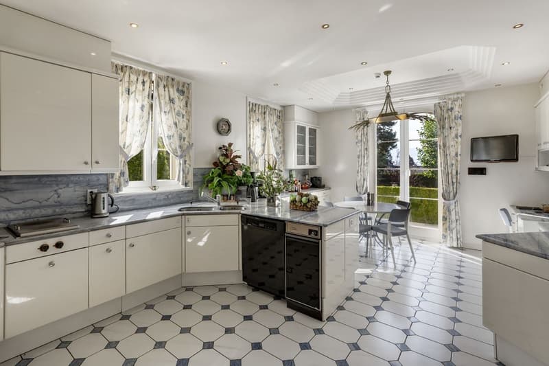 Exceptional property with pool in an idyllic setting (7)