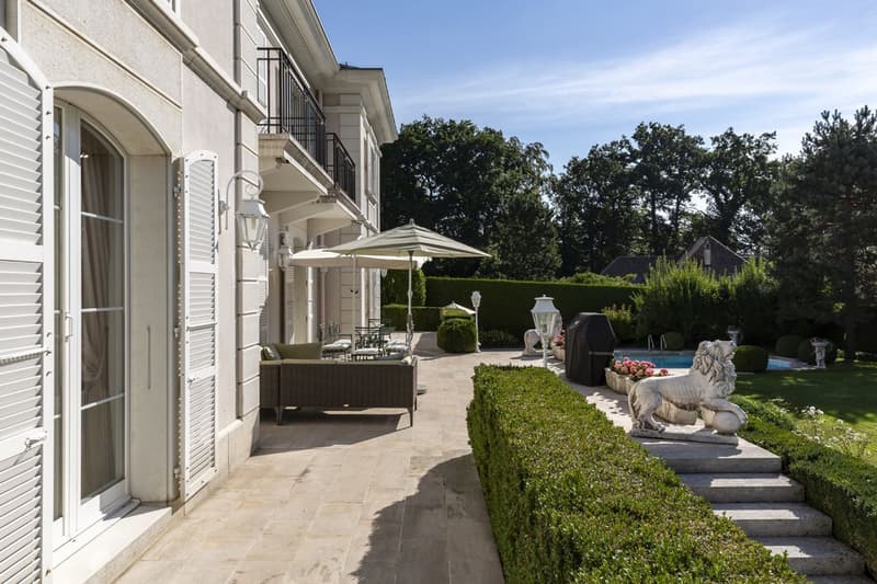 Exceptional property with pool in an idyllic setting (11)
