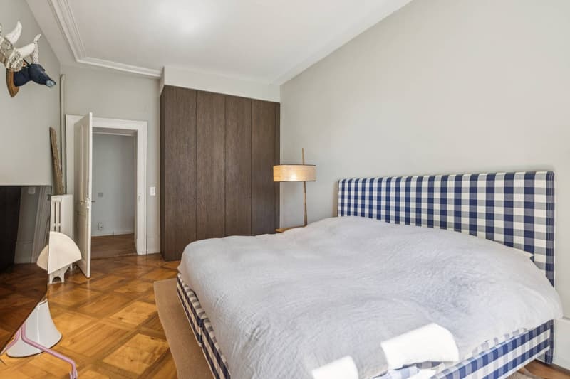 Magnifique appartement 5.5 pièces haussmannien entièrement rénové (4)