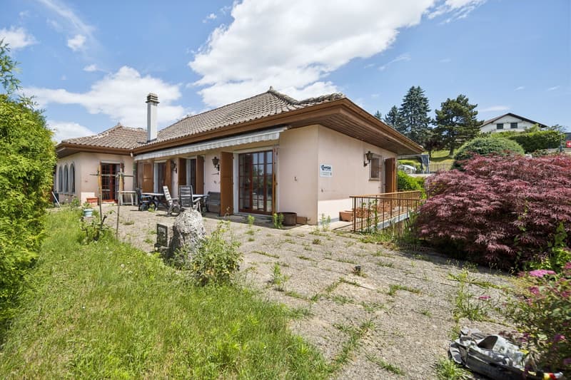 Terrain mit hohem Potenzial und bestehendem Haus für Investoren (2)
