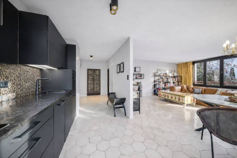 Charming 2.5-room apartment with balcony (3)