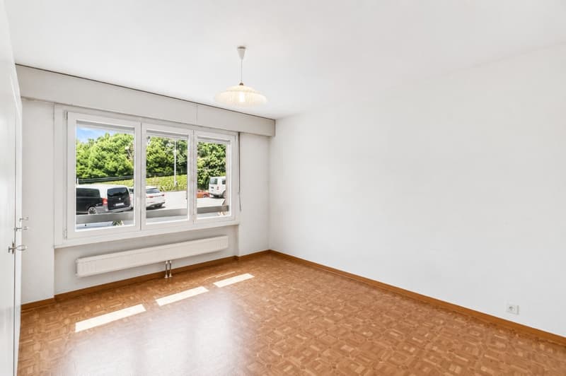 Un appartement lumineux offrant un magnifique potentiel (3)