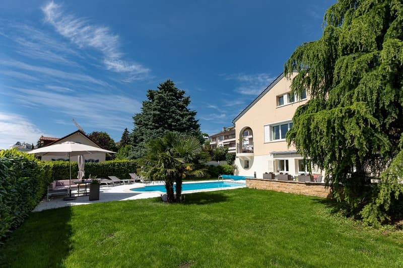 Magnifique propriété de 8.5 pièces avec grande terrasse et jardin (13)