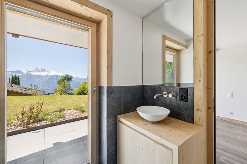 Seltenes Duplex mit Garten, Ski-in & Ski-out, atemberaubender Blick! (9)