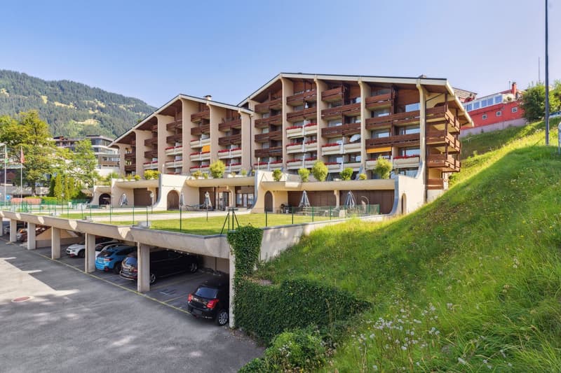 Prächtiges Doppelapartment mit renovierter Innenausstattung und Innenpool (1)