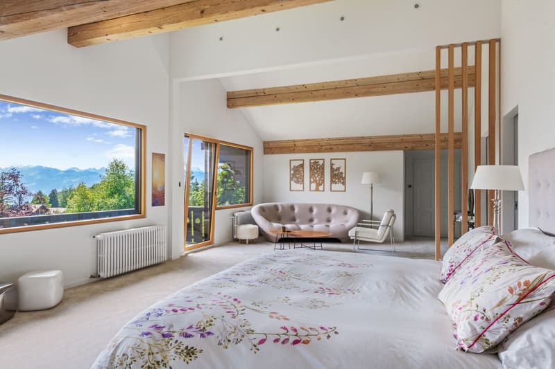 Spacious chalet with heated pool and breathtaking view of the Alps (11)