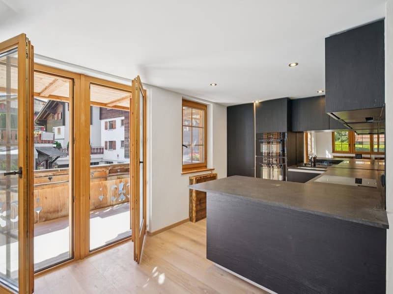 Villars Zentrum, in schönem Gebäude 3.5-Zimmer luxuriös renoviert, Parkplatz (6)