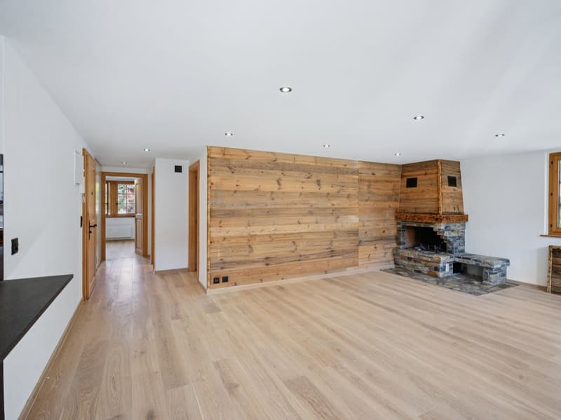 Villars Zentrum, in schönem Gebäude 3.5-Zimmer luxuriös renoviert, Parkplatz (4)