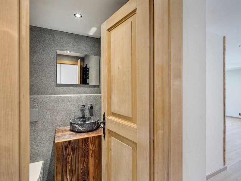Villars Zentrum, in schönem Gebäude 3.5-Zimmer luxuriös renoviert, Parkplatz (13)