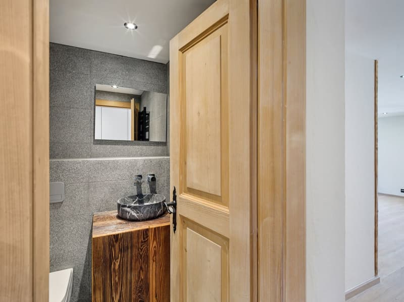 Villars centre, in beautiful building 3.5 rooms luxuriously renovated, parking (13)
