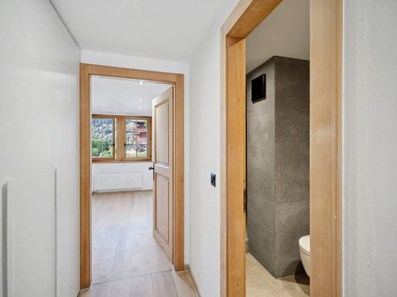Villars Zentrum, in schönem Gebäude 3.5-Zimmer luxuriös renoviert, Parkplatz (11)