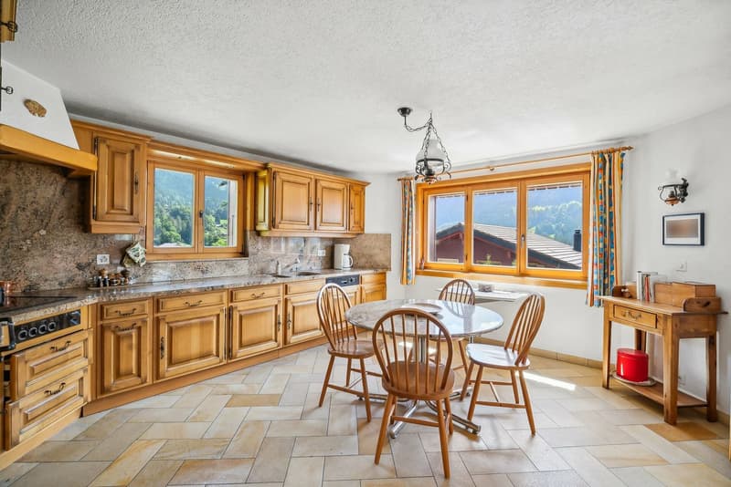 Spacious family chalet, billiard room, carnotzet, panoramic view (5)