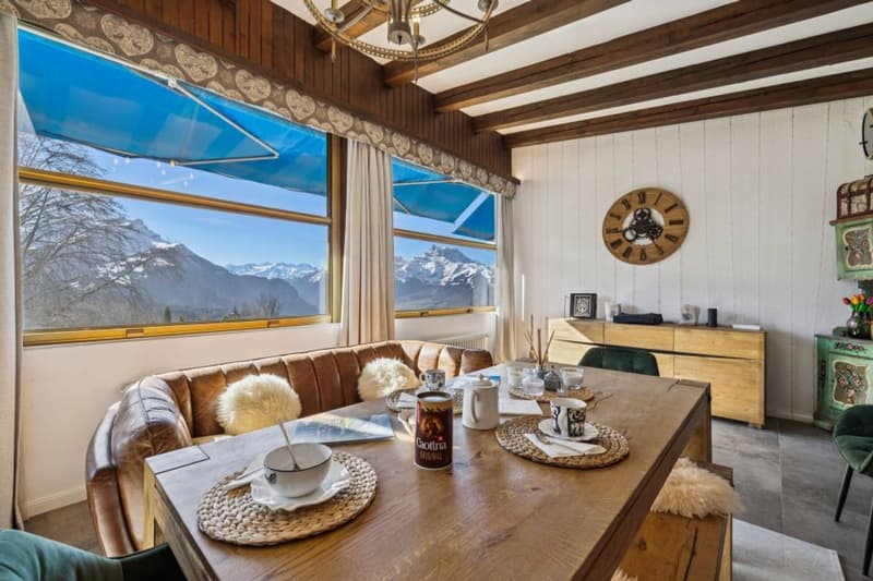 In Villars, 4-room apartment, bright, renovated, with private entrance, possibility for business (4)