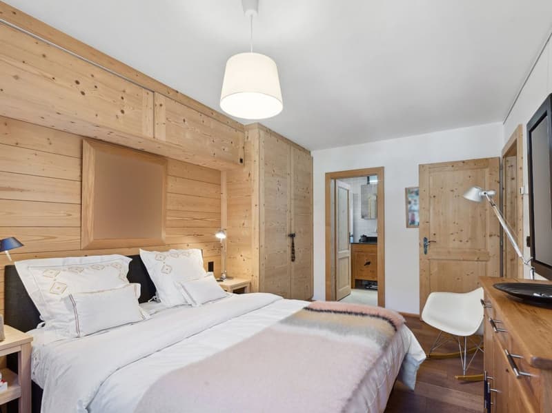 Chic & Cozy 4.5p avec cheminée, balcons, vue, spa, 2 parkings (12)