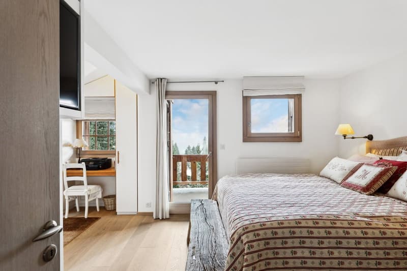 Très beau 6 pces, 3 balcons sud, belle vue, calme, proche des pistes (12)