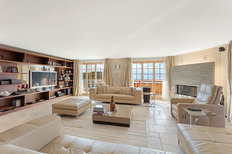 Exceptional 15-room chalet with elevator and panoramic views! (9)