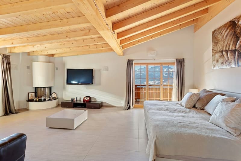 Exceptional 15-room chalet with elevator and panoramic views! (12)