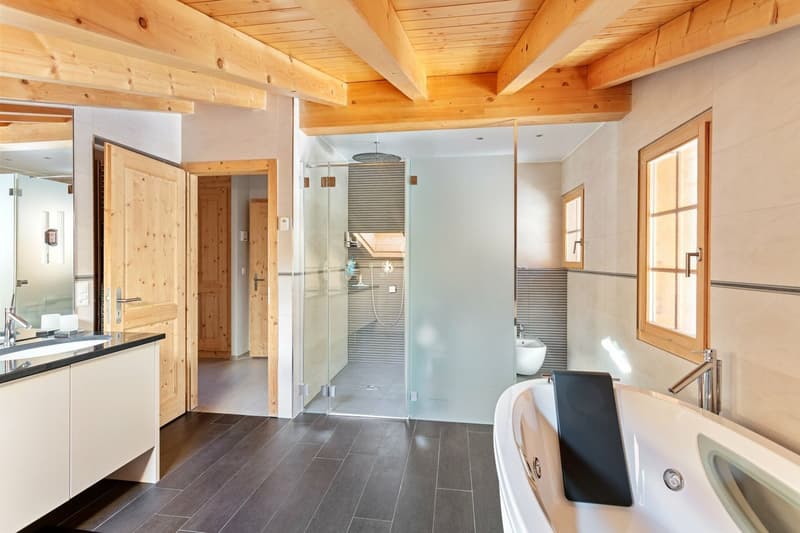 Exceptional 15-room chalet with elevator and panoramic views! (13)