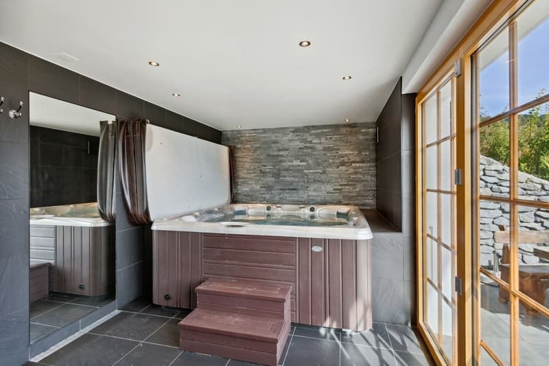 Chalet avec home cinema / jacuzzi intérieur / Vue panoramique (7)