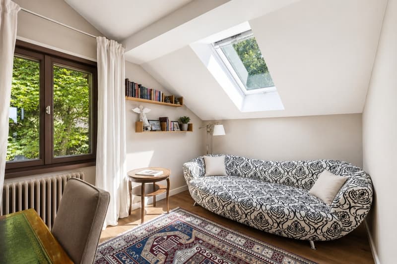 Pièce attenante à la suite parentale, idéale comme chambre d'enfant, dressing ou bureau privé.