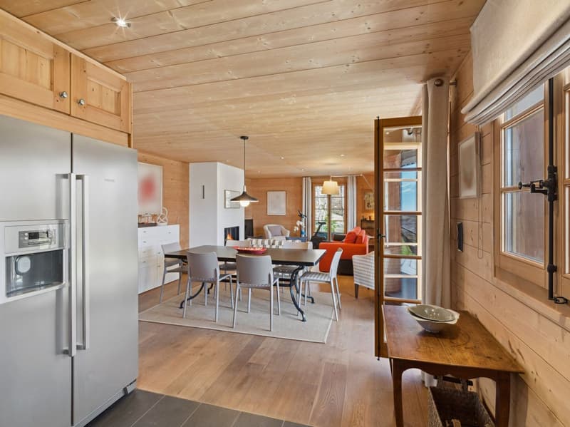 Beautiful 4.5-room chalet with fireplace, private garden, view, and 2 parking spaces (7)