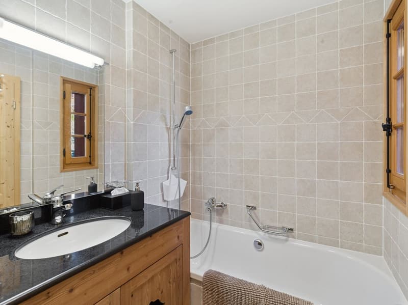 Magnificent 4.5-room apartment with fireplace, private garden, view, 2 parkings (12)