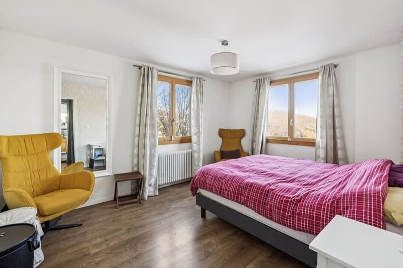 Villa-Chalet: Charm, Authenticity and Alpine Serenity with Lake View (3)