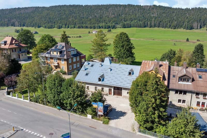 Ferme du XVIIe siècle rénovée au coeur de la Vallée de Joux (1)