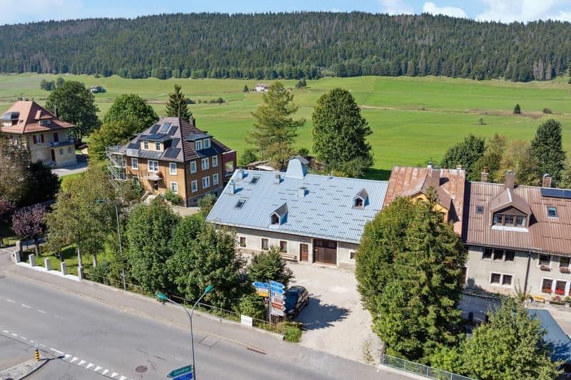 17th century renovated farm in the heart of the Joux Valley (1)