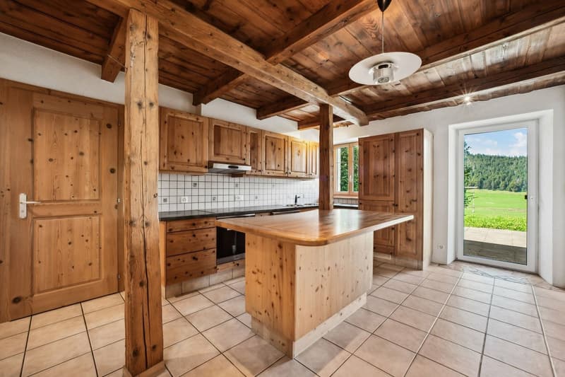 Ferme du XVIIe siècle rénovée au coeur de la Vallée de Joux (3)