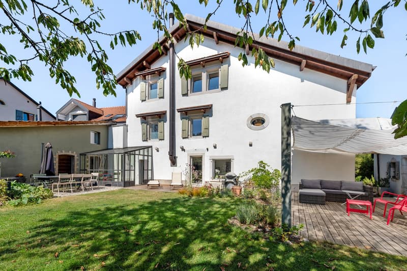 Character house with pool and rental potential (2)