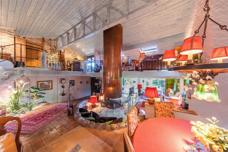 Property with Mediterranean garden and strong construction potential (5)