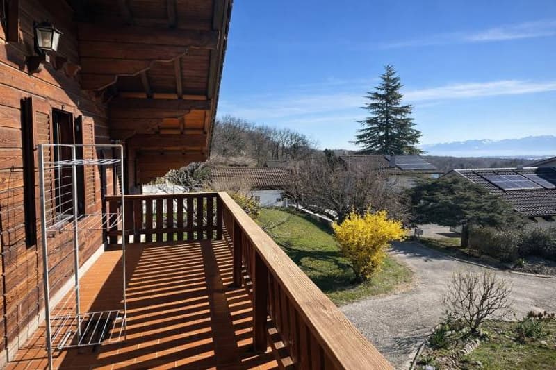 Chalet with lake view (3)