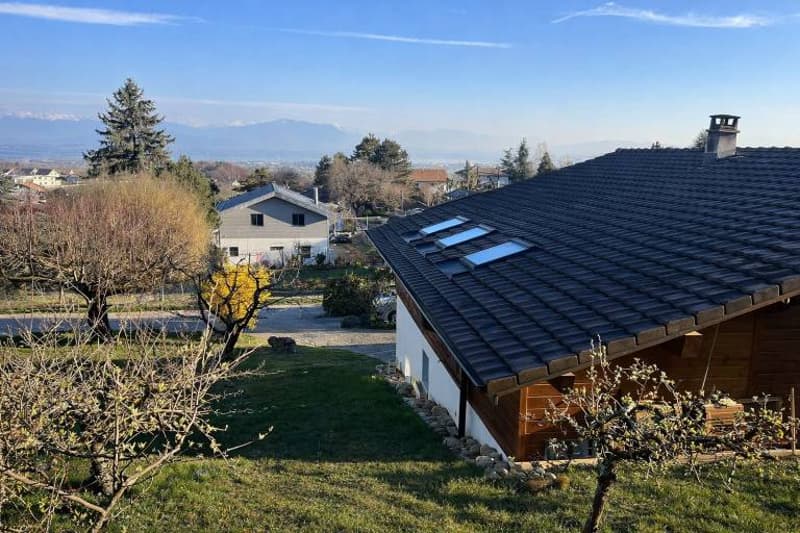 Chalet with lake view (2)