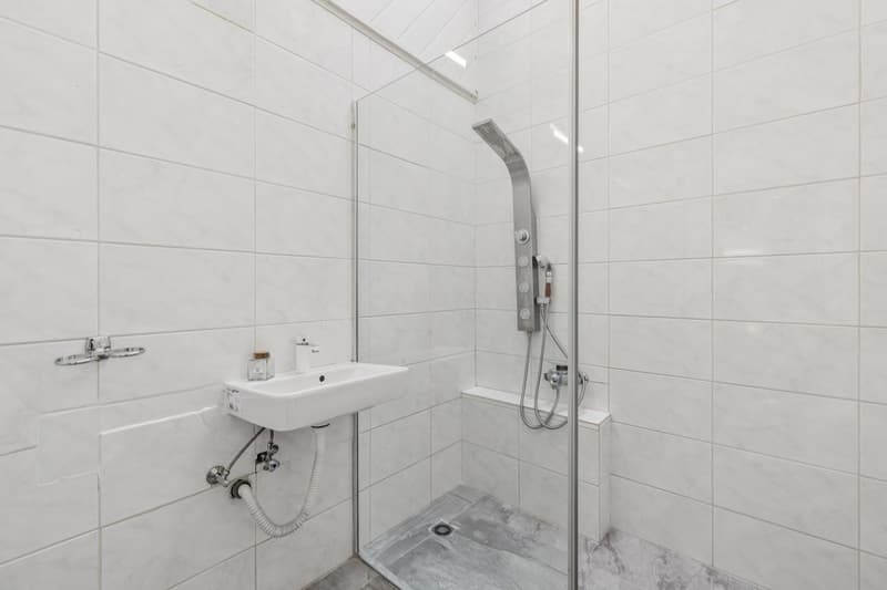 1ère salle de douche