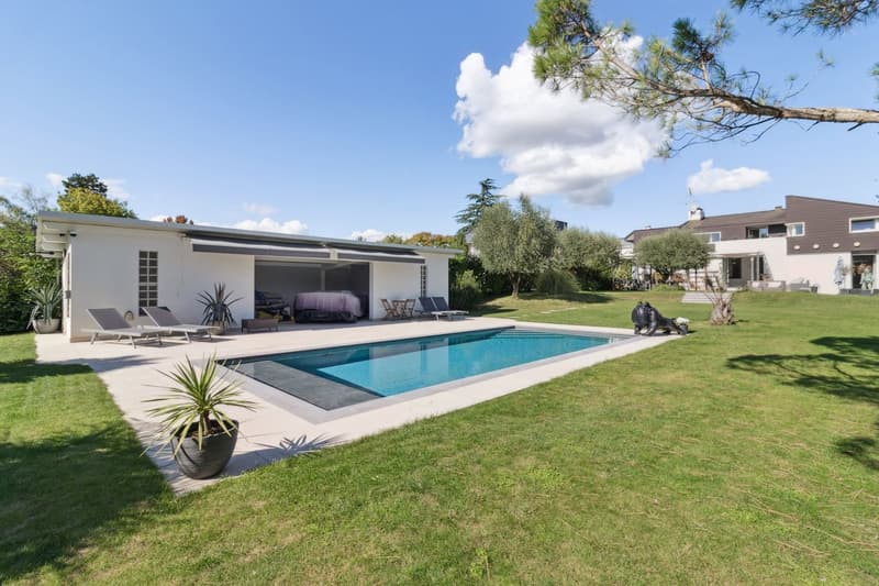 Contemporary elegance in the heart of the Geneva countryside (11)