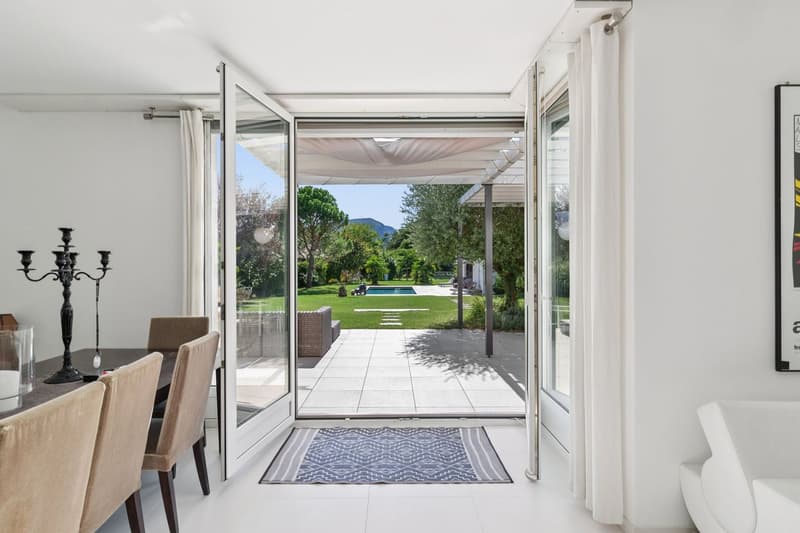 Contemporary elegance in the heart of the Geneva countryside (2)