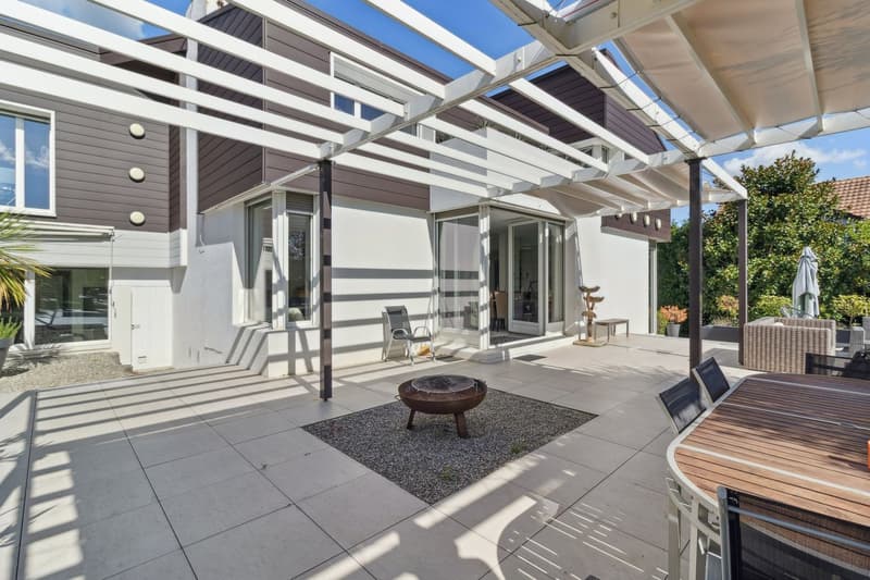Contemporary elegance in the heart of the Geneva countryside (10)