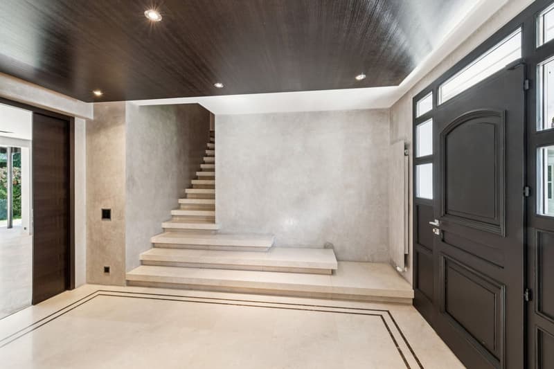 Magnificent renovated family property in the heart of Bellevue (3)