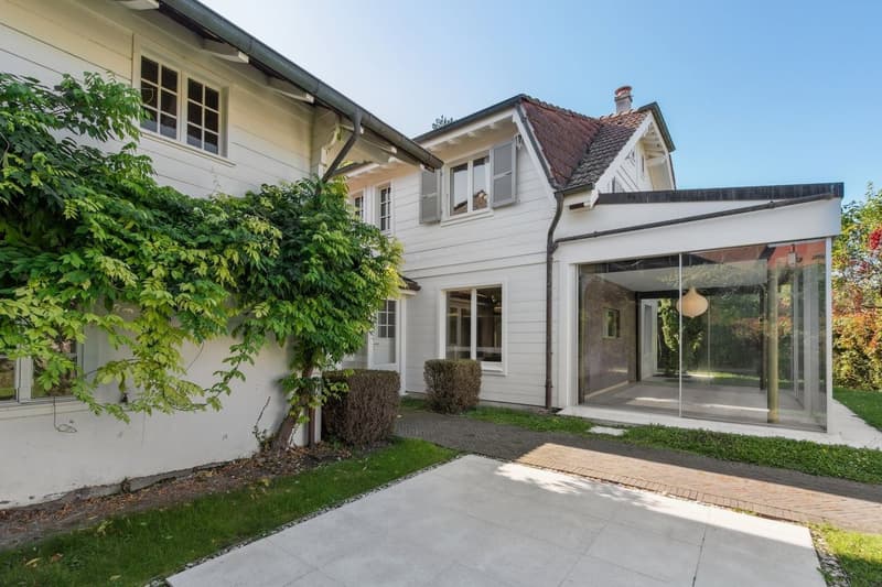 Magnifique propriété familiale rénovée au coeur de Bellevue (2)
