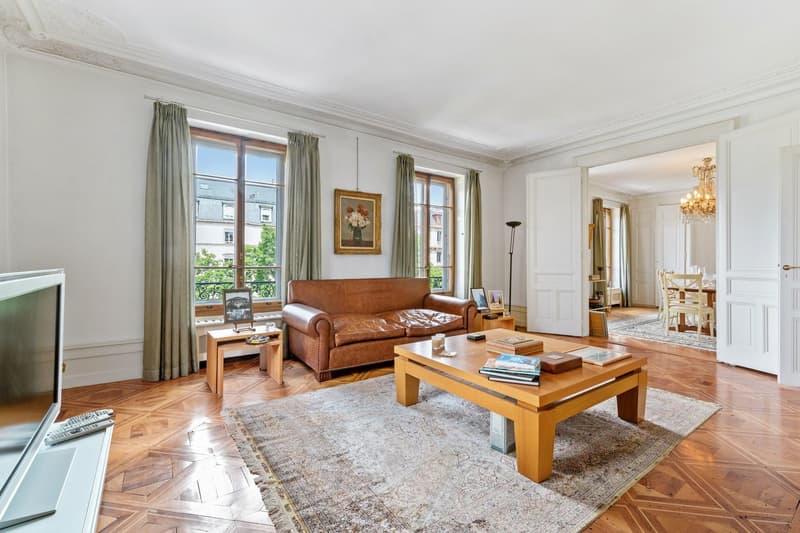 Exceptional private hotel in the heart of the city (6)