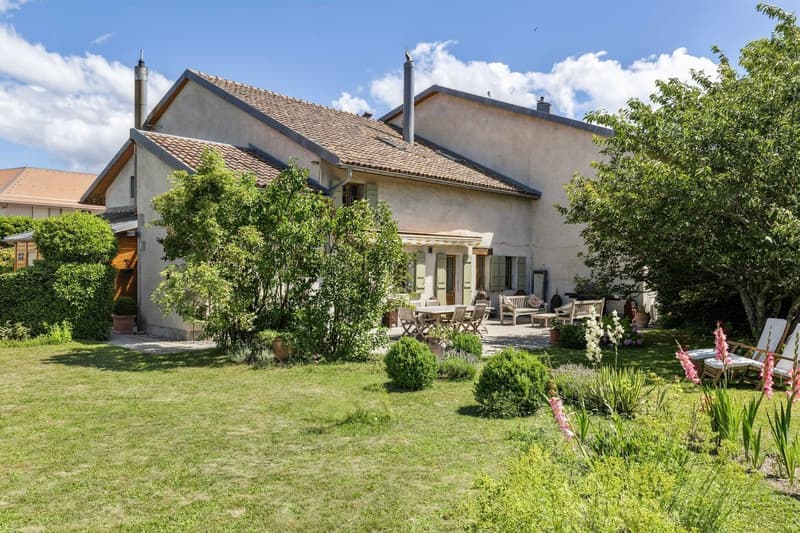 Magnifique maison avec cachet au coeur de Jussy (6)