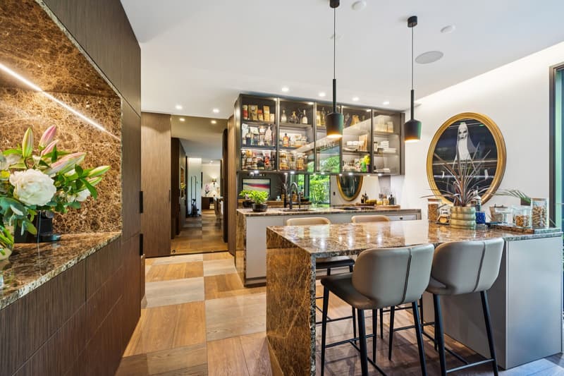 Opportunité unique - Appartement d'exception en rez-de-jardin au sein (2)